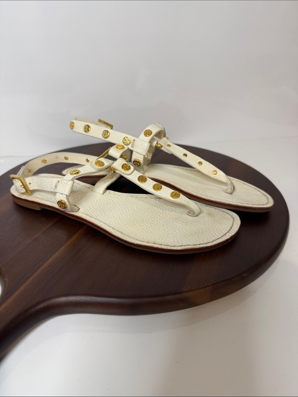 Tory Burch White Pebbled Leather Studded Gladiator Thong Sandals Size 7
